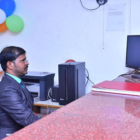 Hotel Mid East Haridaspur Bagian luar foto