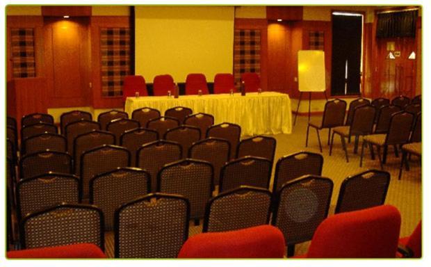 Hotel Mid East Haridaspur Bagian luar foto