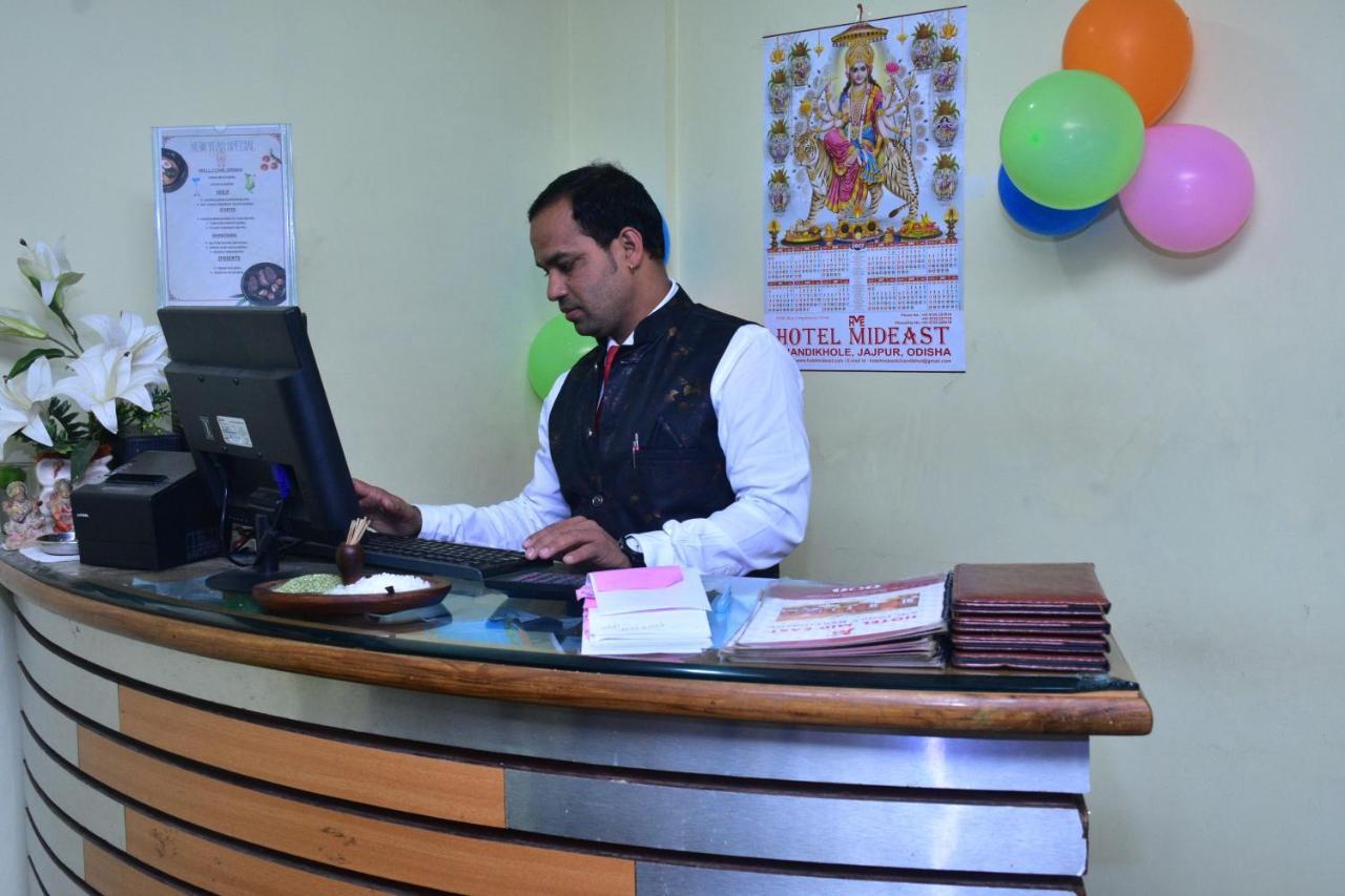 Hotel Mid East Haridaspur Bagian luar foto